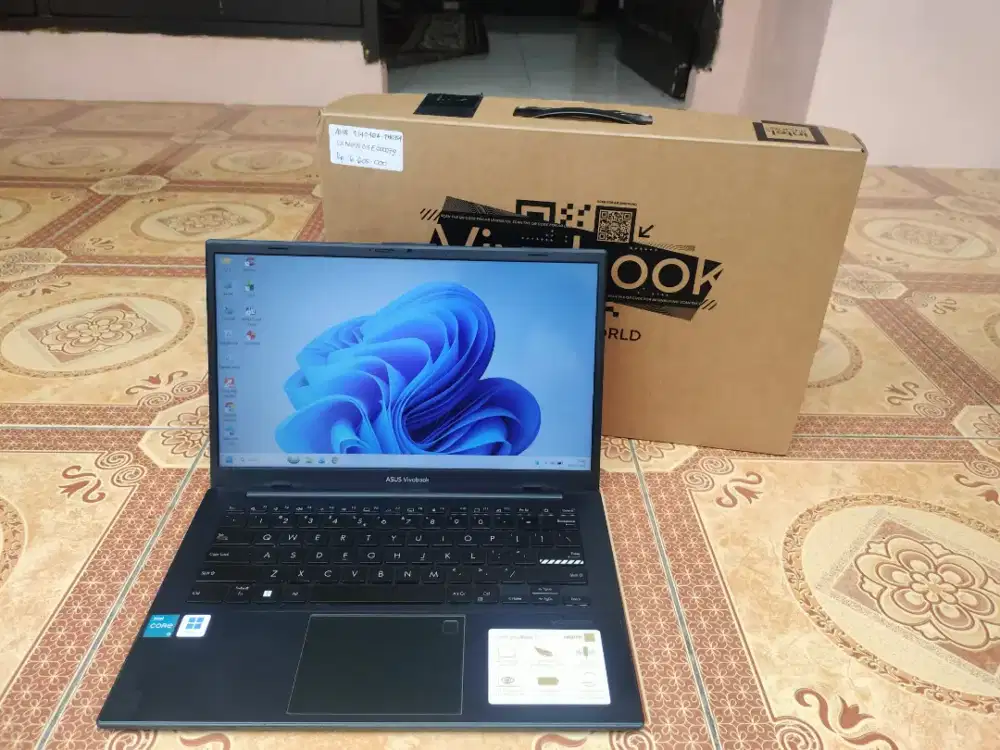 Asus i3 N305 (Gen 12) SSD 512 Ram 8 Keyboard Backlit Fullset