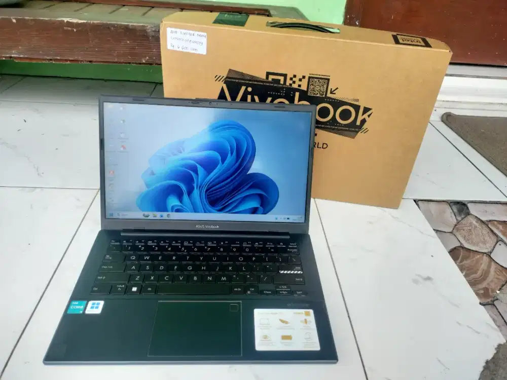 Asus i3 N305 (Gen 12) SSD 512 Ram 8 Keyboard Backlit Fullset