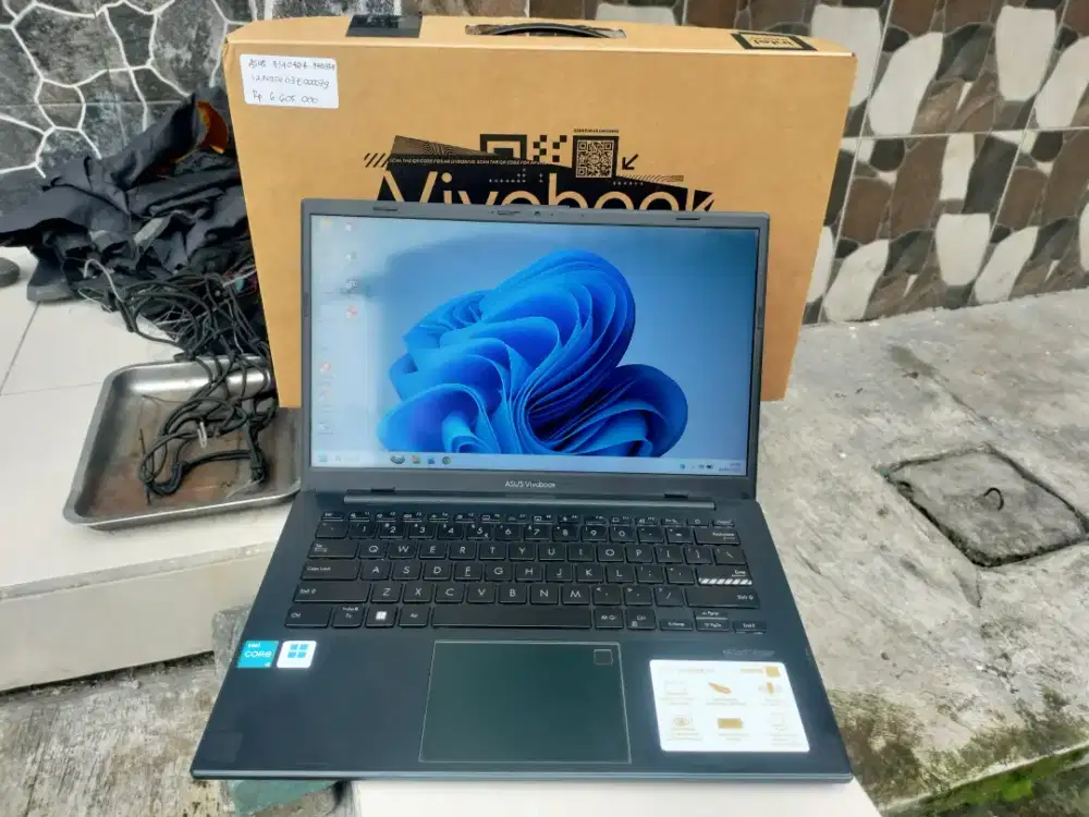 Asus i3 N305 (Gen 12) SSD 512 Ram 8 Keyboard Nyala Fullset