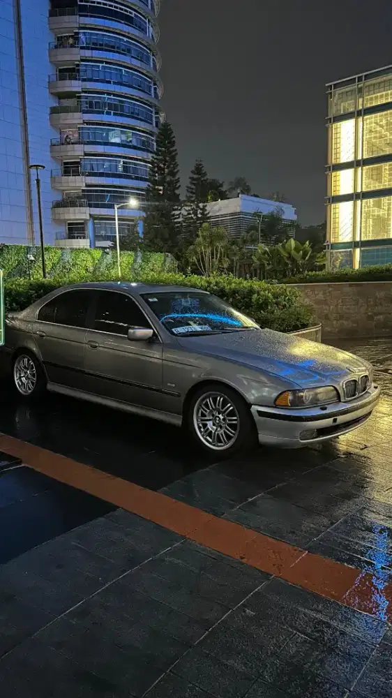 BMW E39 528i A/T 1997 M52