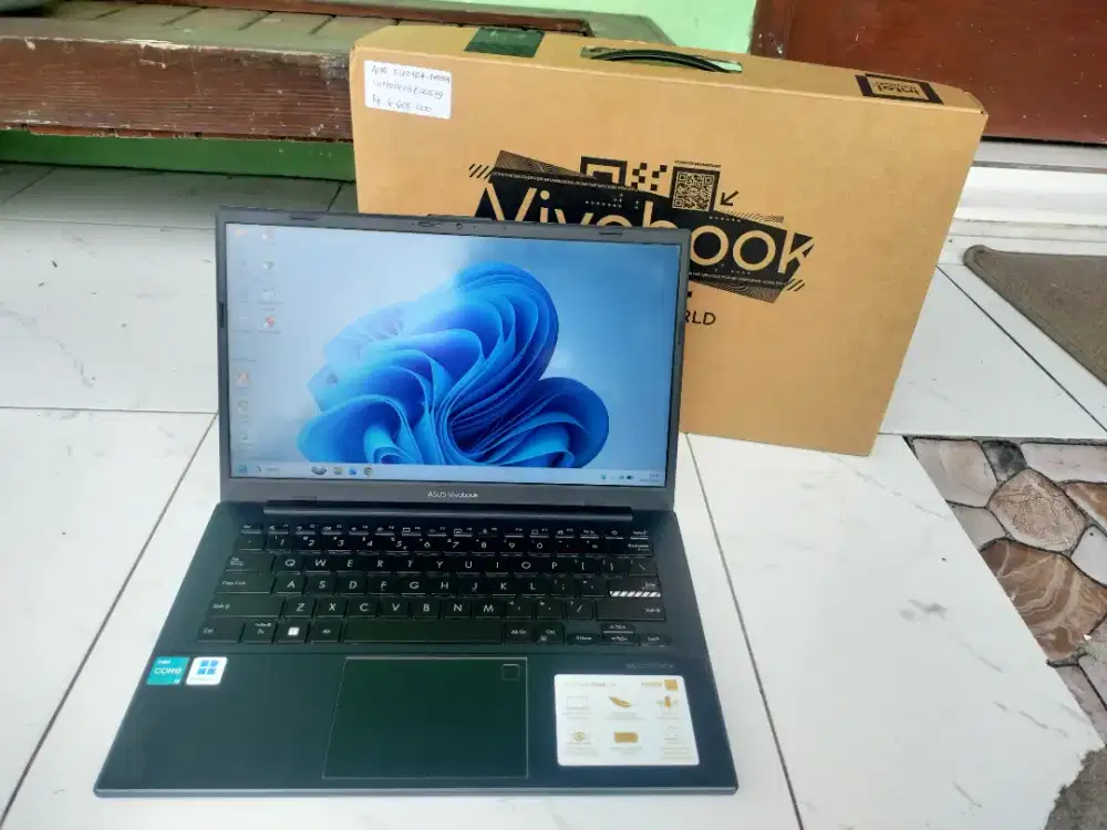 Asus i3 N305 (Gen 12) SSD 512 Ram 8 Keyboard Backlit Fullset Dus