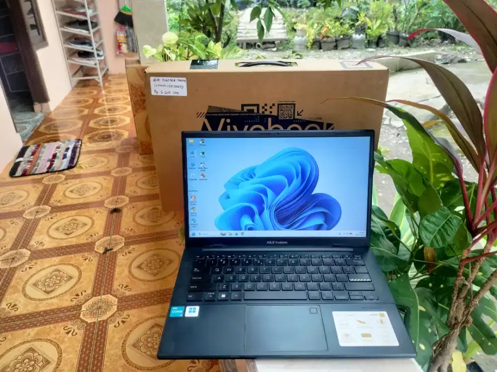 Asus i3 N305 (Gen 12) SSD 512 Ram 8 Keyboard Backlit Fullset