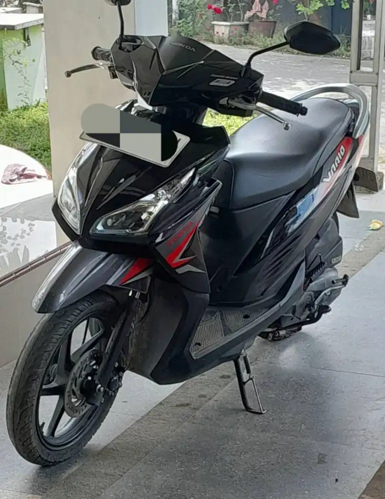Dijual honda vario tahun 2017 warna hitam tangan pertama