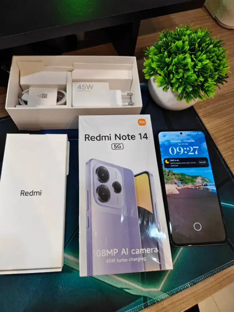 Xiaomi Redmi Note 14 5G 8/256GB Hitam Fullset - Like New