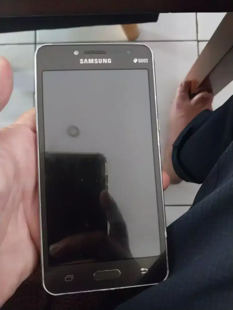 Samsung j2 prime  ..kondisi mulus .. mesin bagus ...  (minus dus buku)