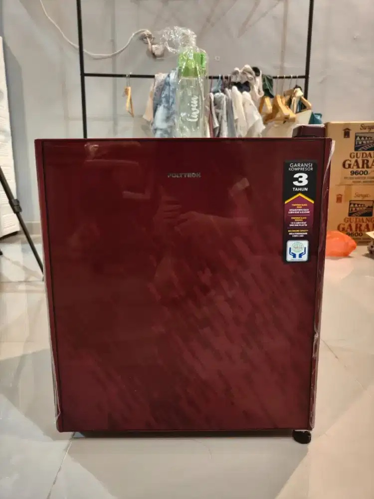 Kulkas Polytron mini bar 1 pintu