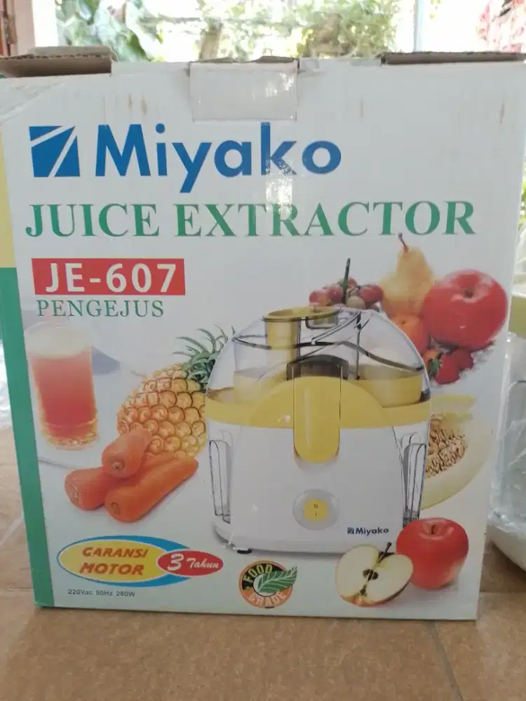 Juice Extractor Miyako JE-607 (Pengejus)