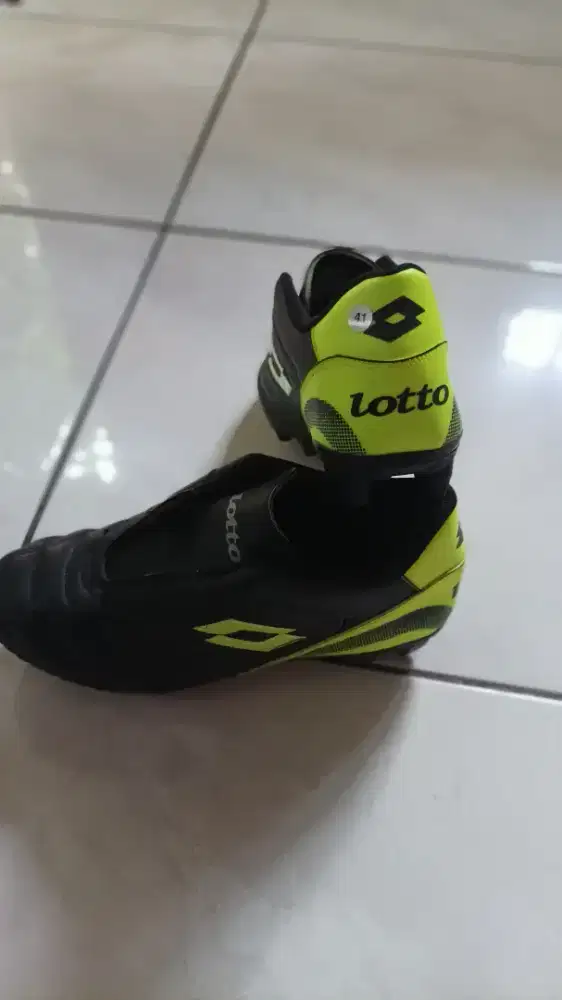 DIJUAL murah sepatu bola Lotto