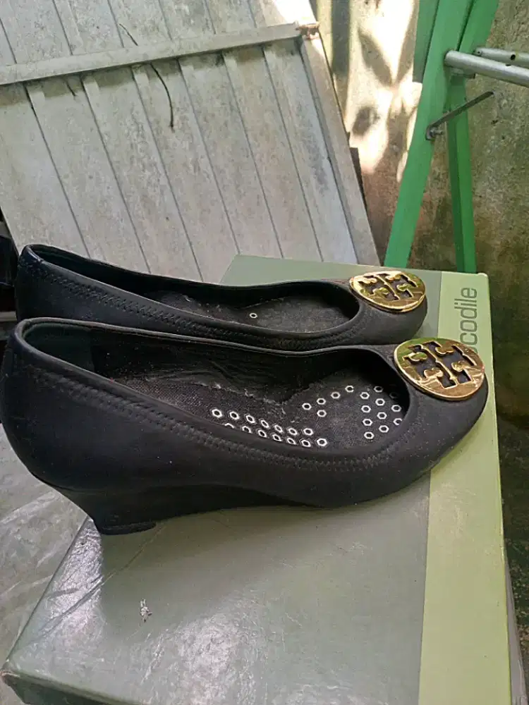 Sepatu TB & Tas Fossil