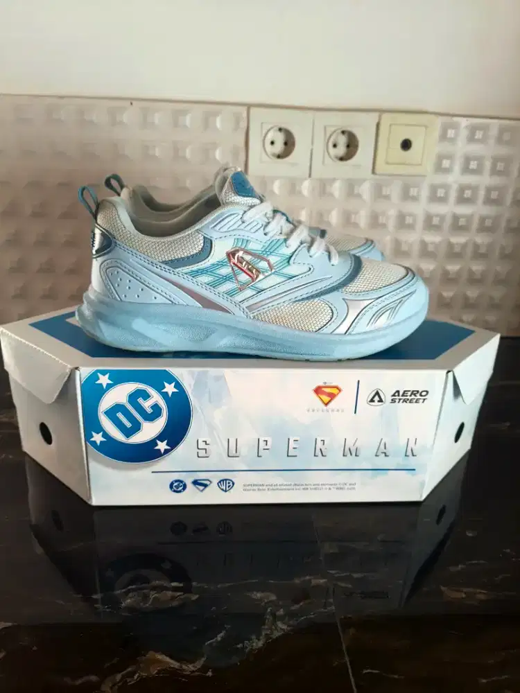 Aero street superman size 42