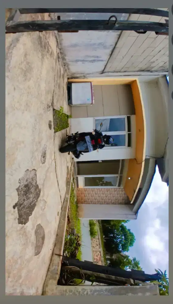 Rumah komersil dengan lokasi sangat strategis