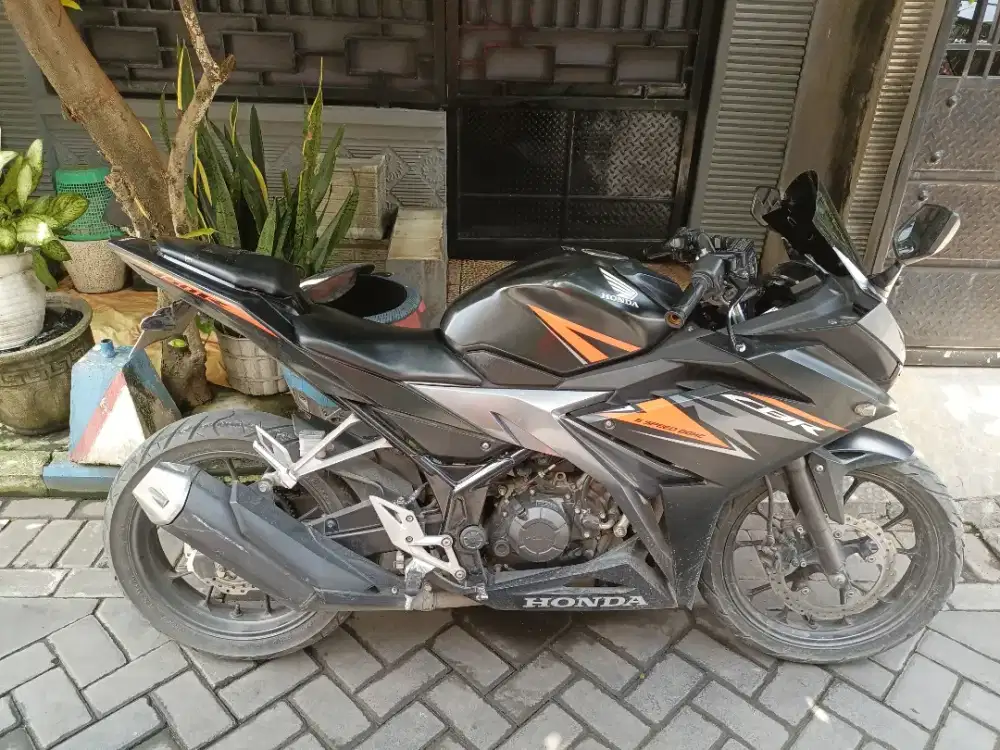 Honda CBR 150R tahun 2019