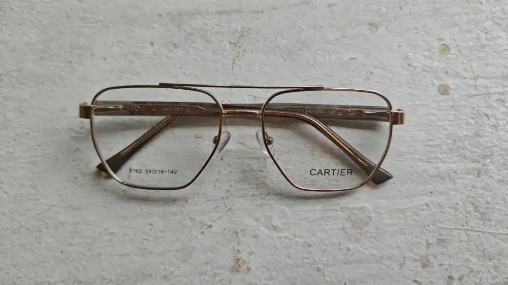 Kacamata Cartier