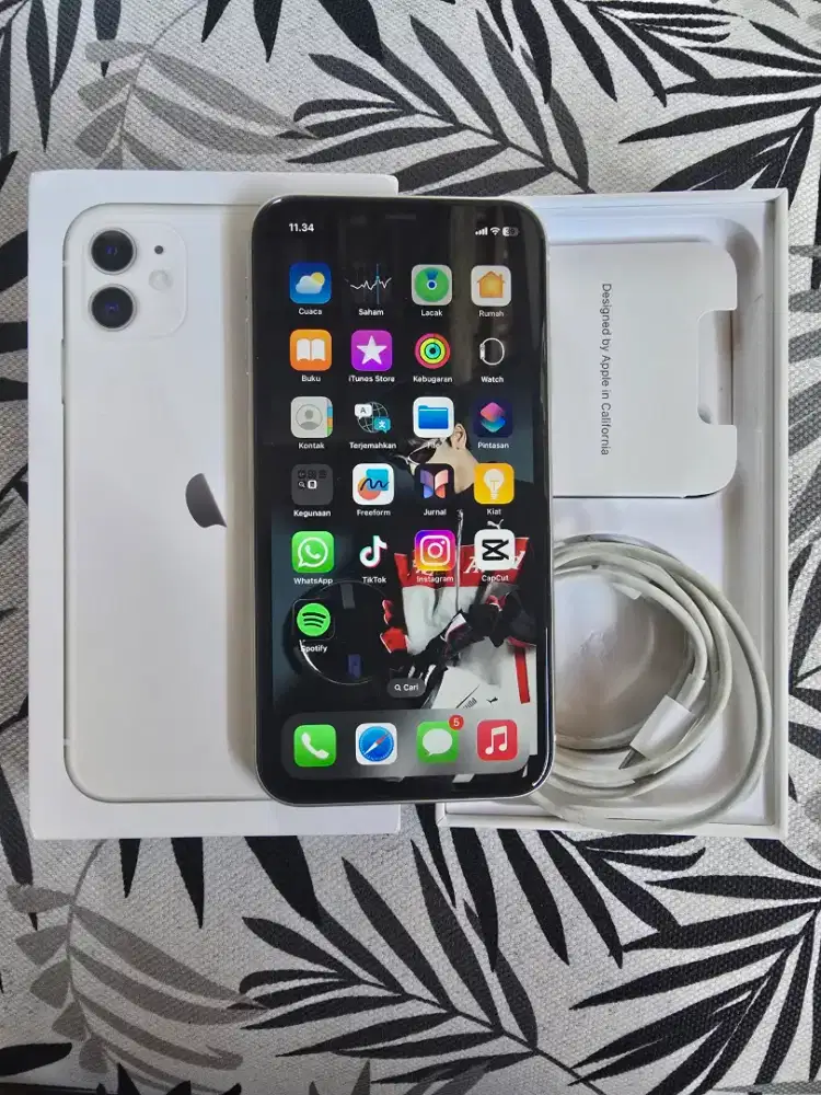 Second iPhone 11 64G ex iBox