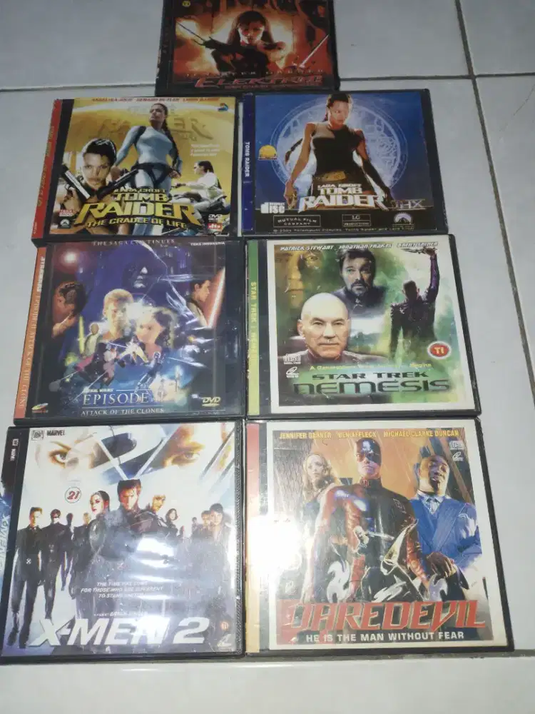 Koleksi vcd hero, ada 7judul 14pcs,masing2 judul ada 2pcs side a dan b