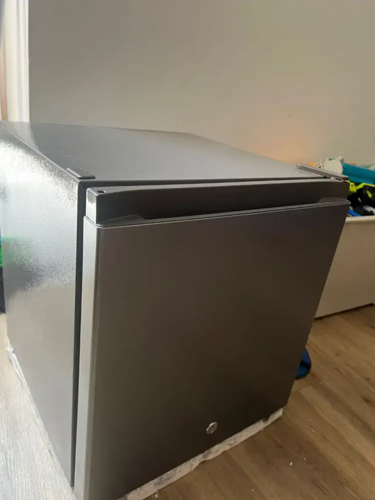 Kulkas Mini Bar Hisense