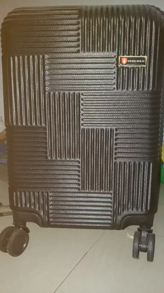 Koper Swiss Polo warna Hitam