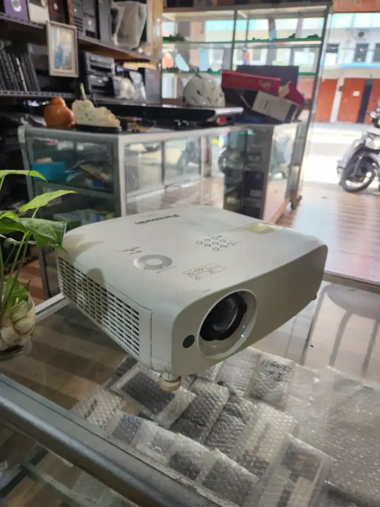 proyektor panasonic VX610-XGA super mulus. hrg baru 14jutaan