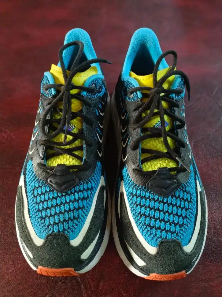 Hoka U Clifton LS Second Like New no Nike Adidas Saucony Puma Reebok!!