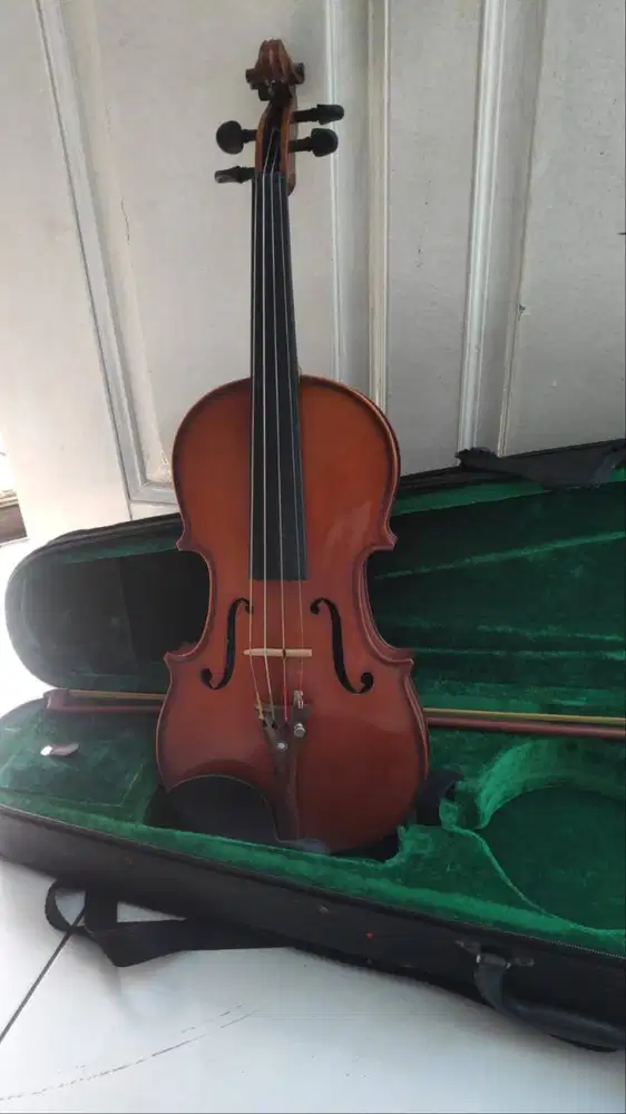 Dijual 1 set alat musik gesek BIOLA