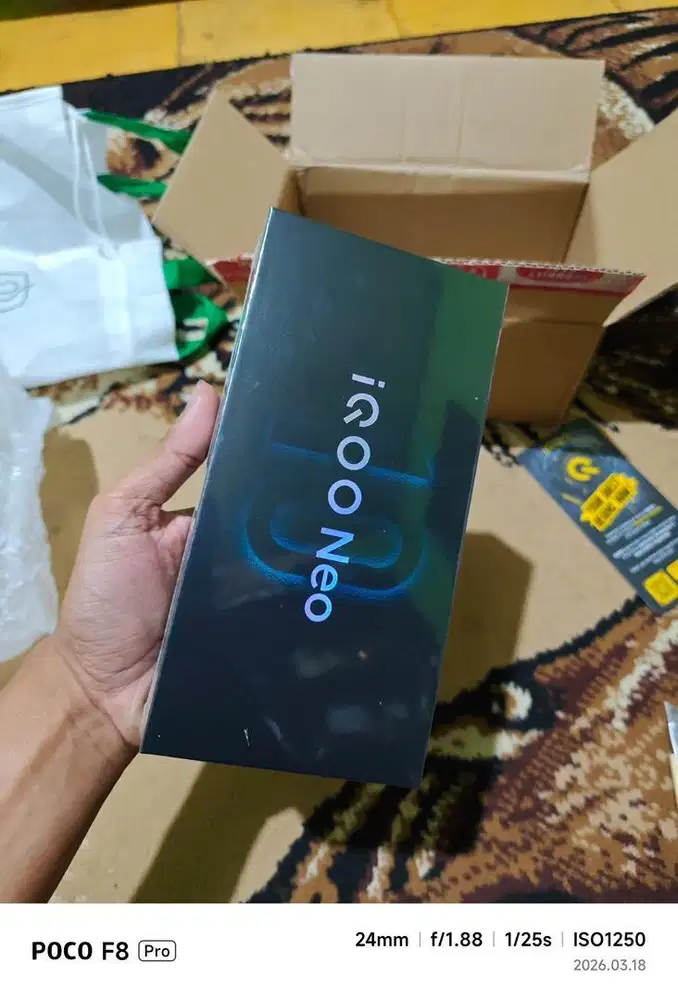 Hp handphone iqoo neo 10 12/256 vivo