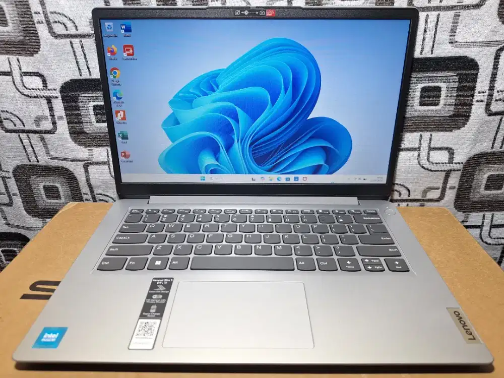 Laptop Lenovo ideapad slim 1i garansi 2027 ram 8gb ssd 512 mantap