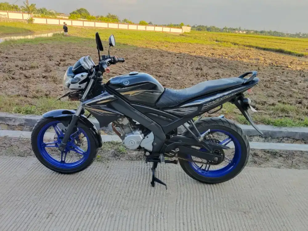 Yamaha Vixion tahun 2011 mesin halus siap pakai di Tangerang