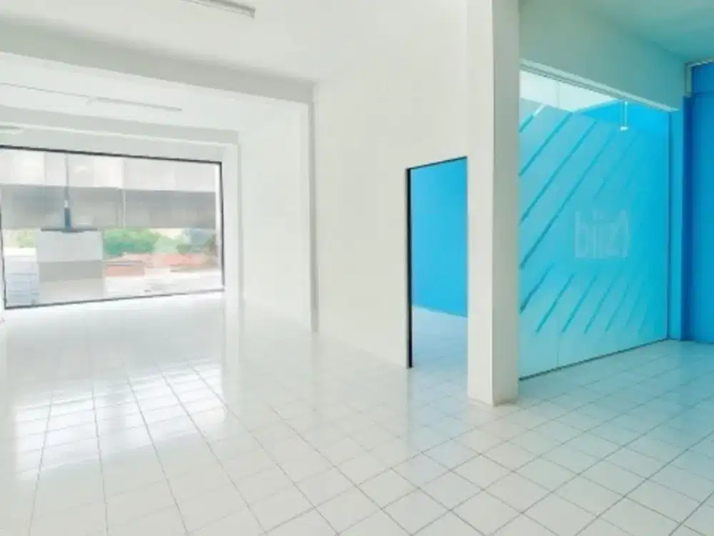 Disewakan  Ruko strategis di pinggir jalan utama Fatmawati Jakarta selatan