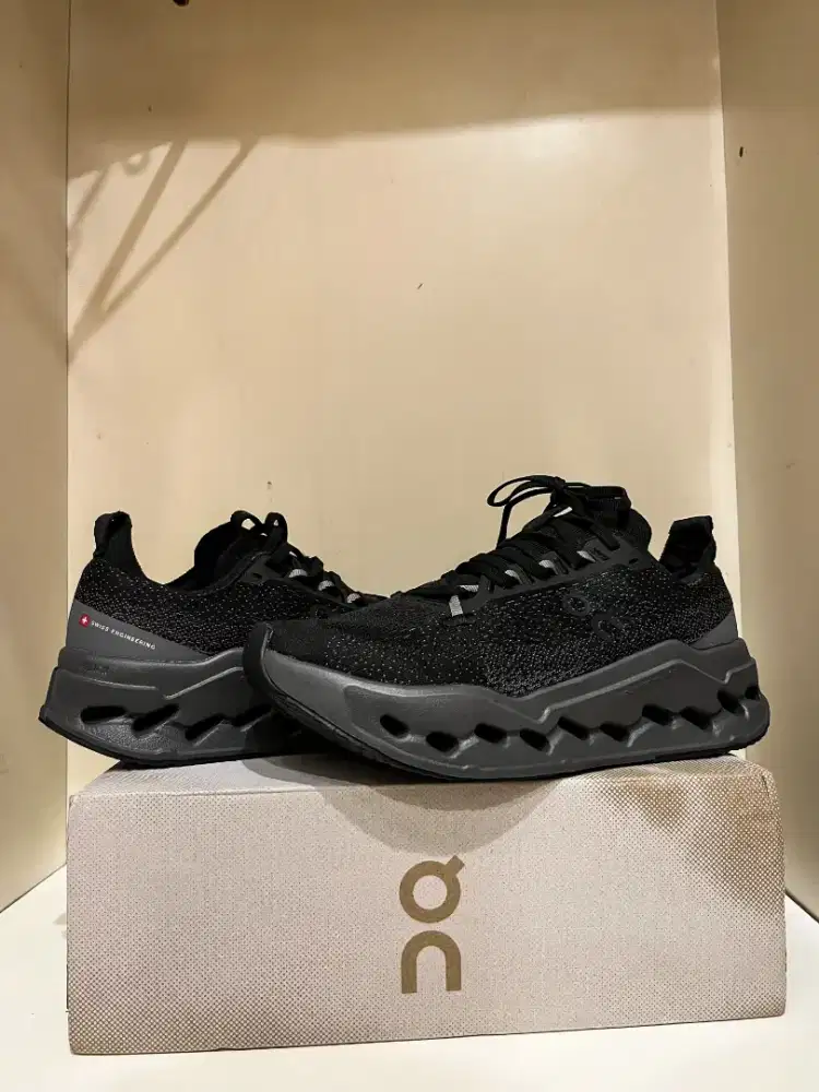 ON CloudSurfer MAX full black sz 44 (premium)