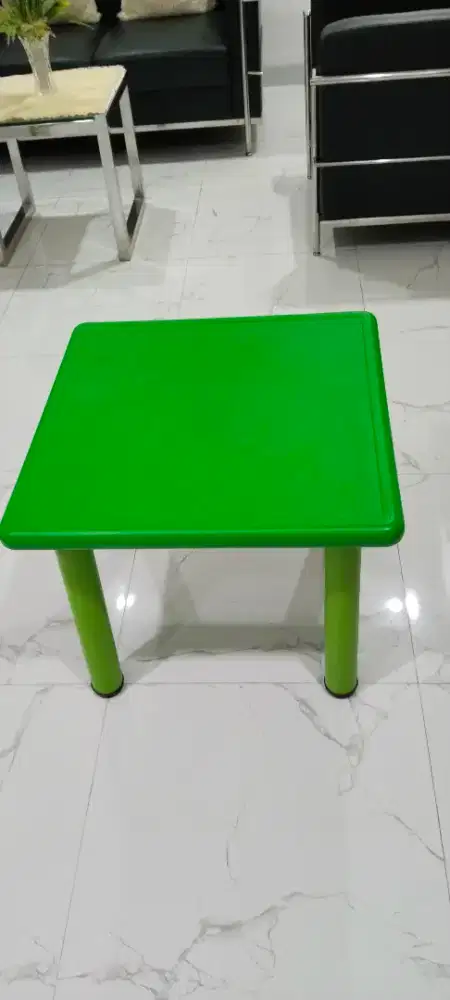 Meja belajar anak Informa (Hijau)