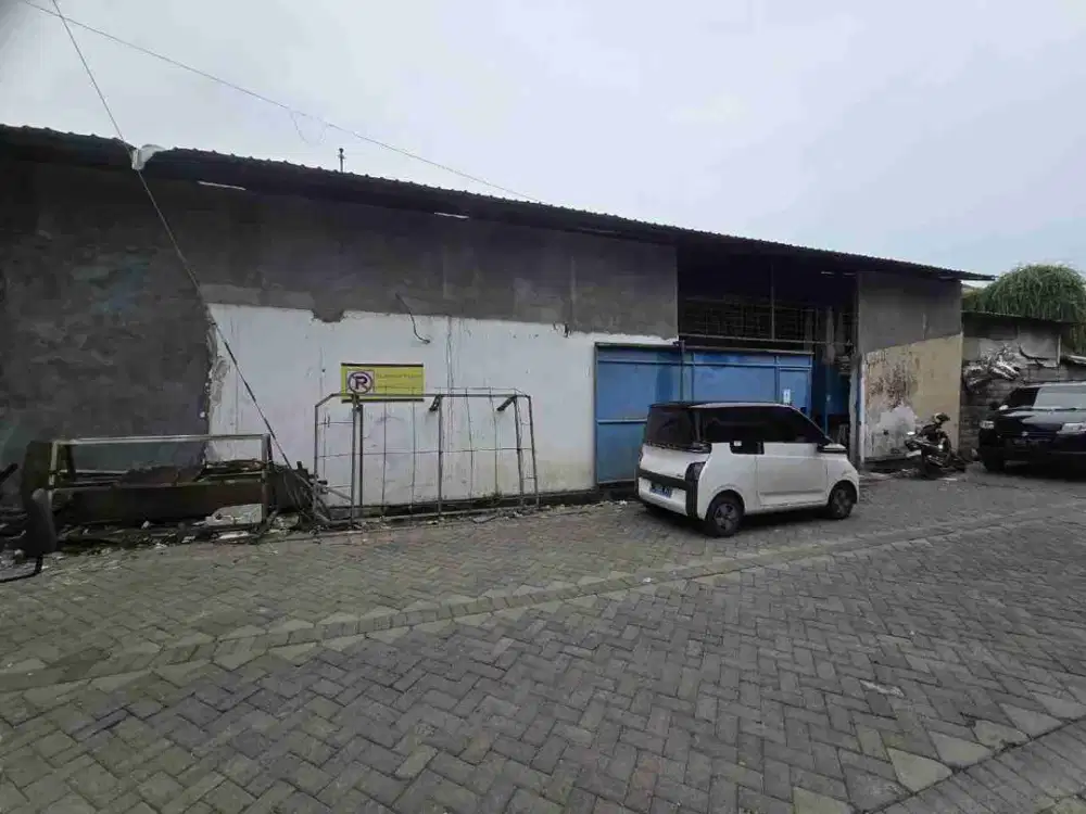Dijual gudang bekas workshop mebel luas tanah 440m²