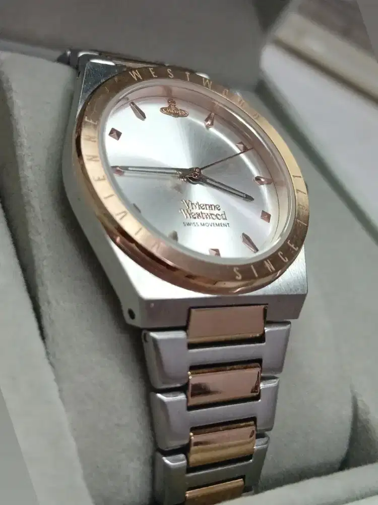 (PRELOVED) Jam Tangan VIVIENNE WESTWOOD Jam Wanita