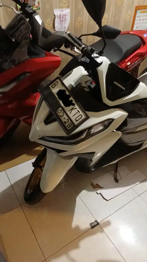 Vario 2019 keyless putih pribadi