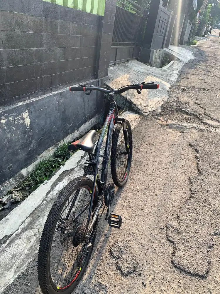 SEPEDA ATLANTIS BEKAS