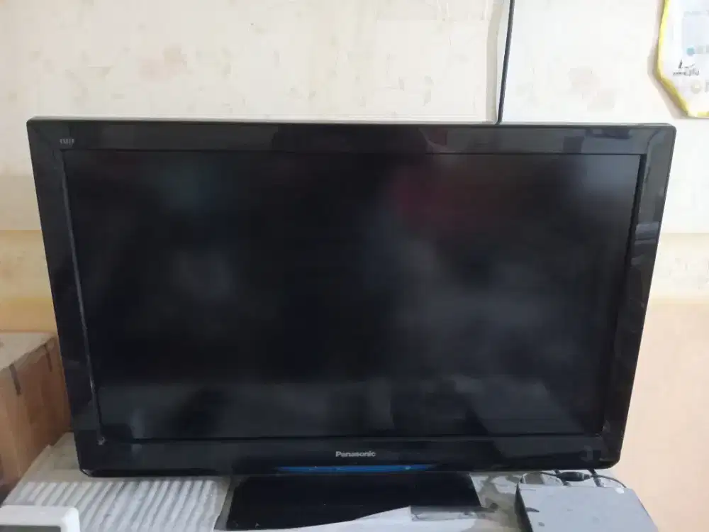 Televisi Panasonic Viera type TH-L32C30G