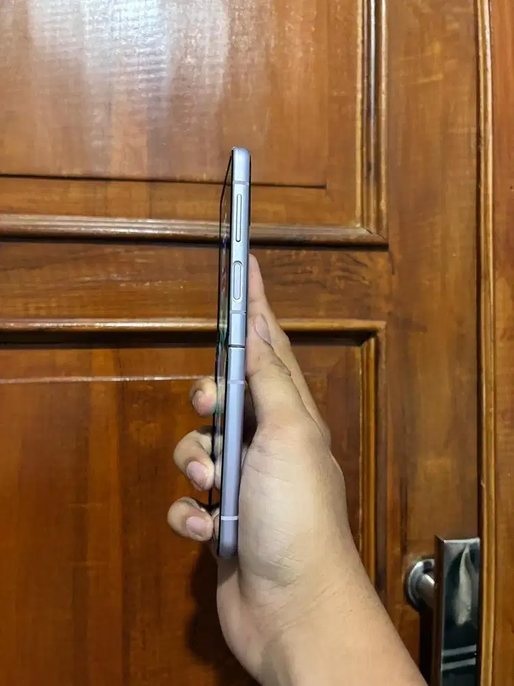 Samsung flip 3 8/256gb sein