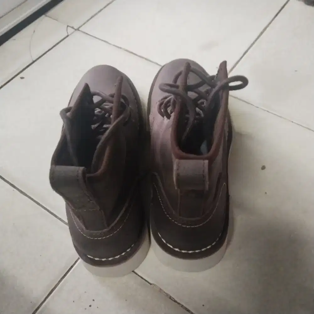 bismillah dijual aja sepatu eiger ori uk 43 masih baru barang mulus