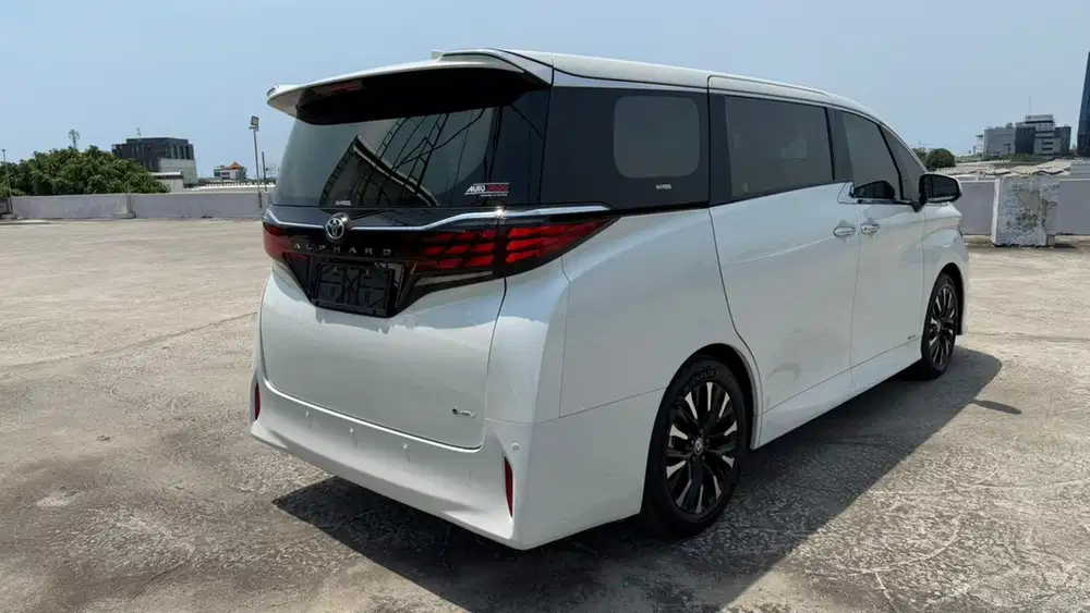 Toyota Alphard 2.5 G HEV Hybrid TERMURAH!