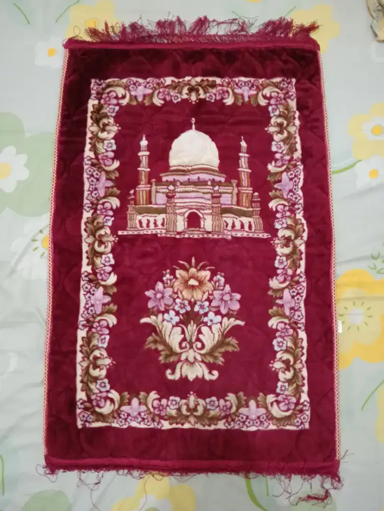 PRELOVED SAJADAH EMPUK & TEBAL