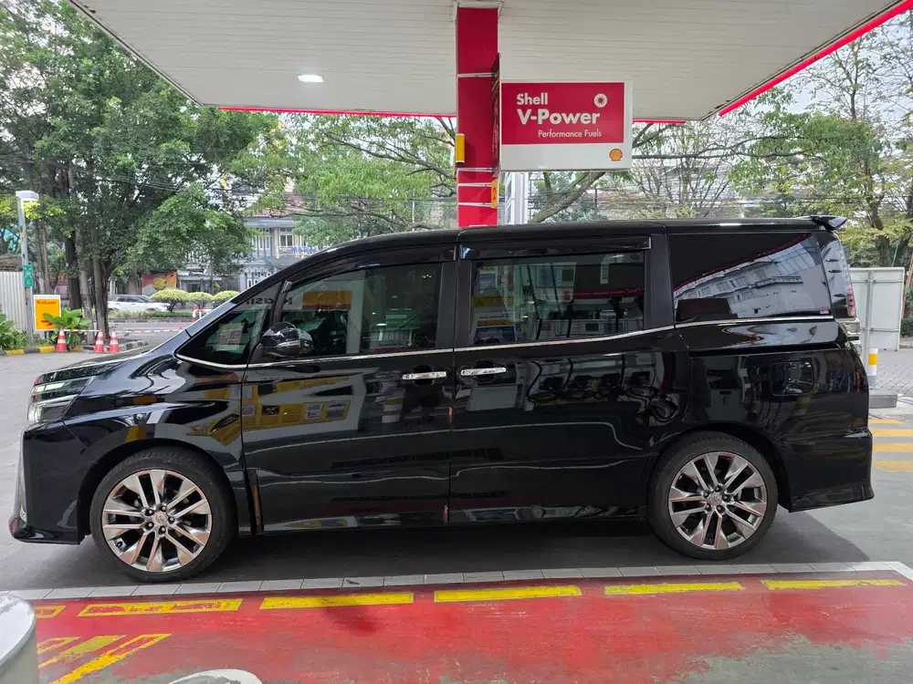 Toyota Voxy 2019 Bensin
