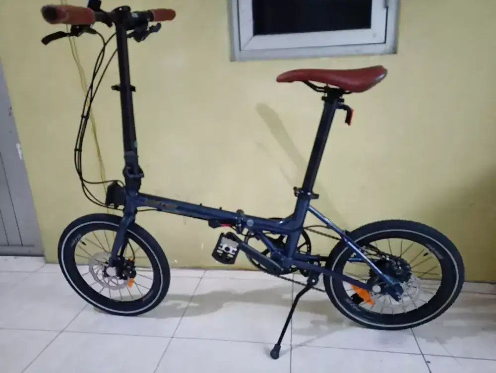 Sepeda united balck horse