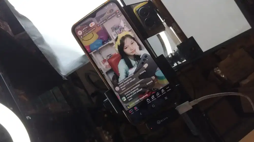 Cari lowongan kerja jadi host live streaming (shoppe/tiktok)