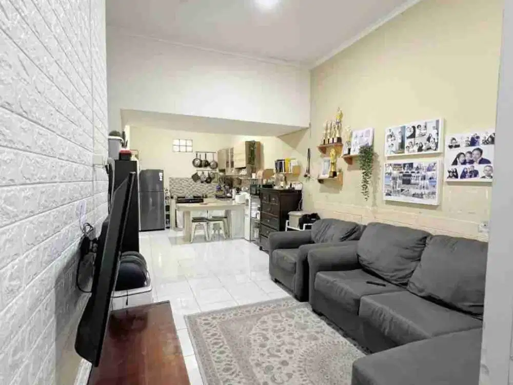 Rumah 1,5 lantai di Komplek Ciwastra LT 84 harga 625 Juta