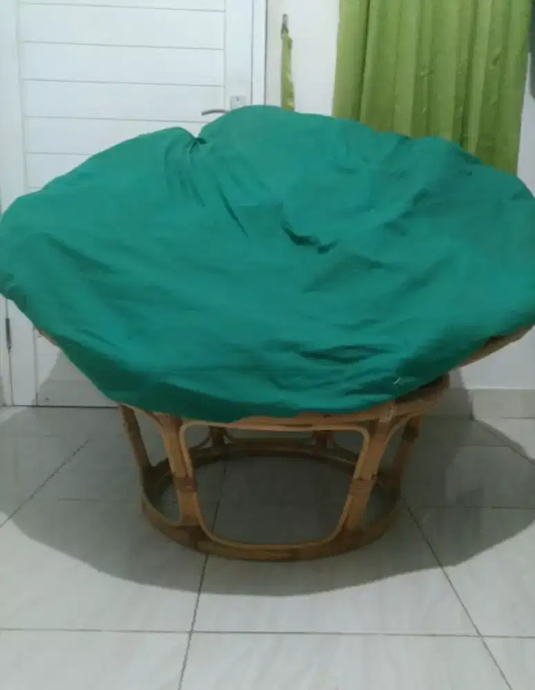 Di Jual Bangku Santai Rotan kondisi masih bagus, Ukurannya Besar.