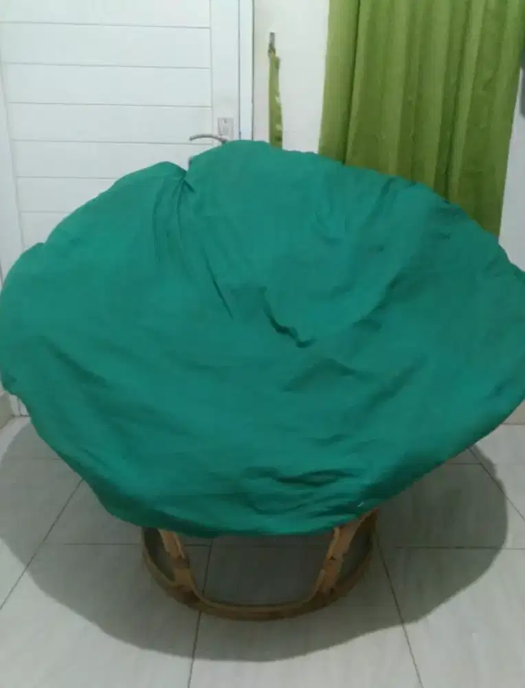 Di Jual Bangku Santai Rotan kondisi masih bagus, Ukurannya Besar.