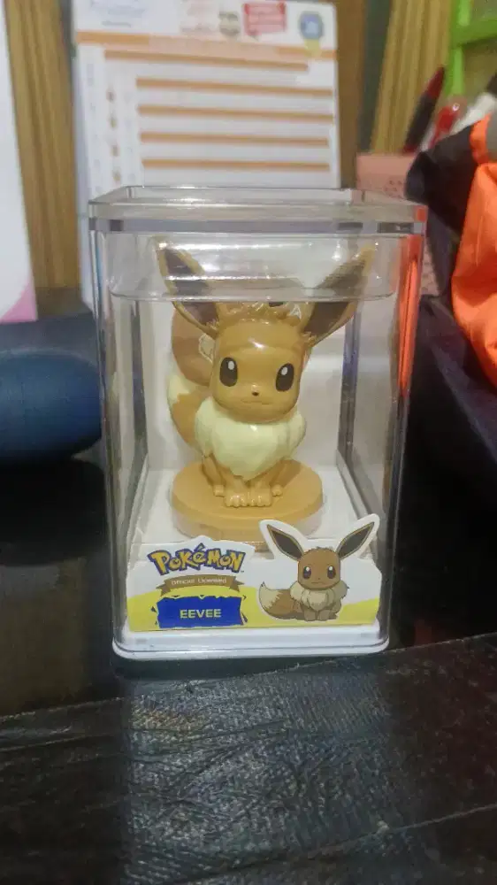 Figure Mainan Pokemon EEVEE