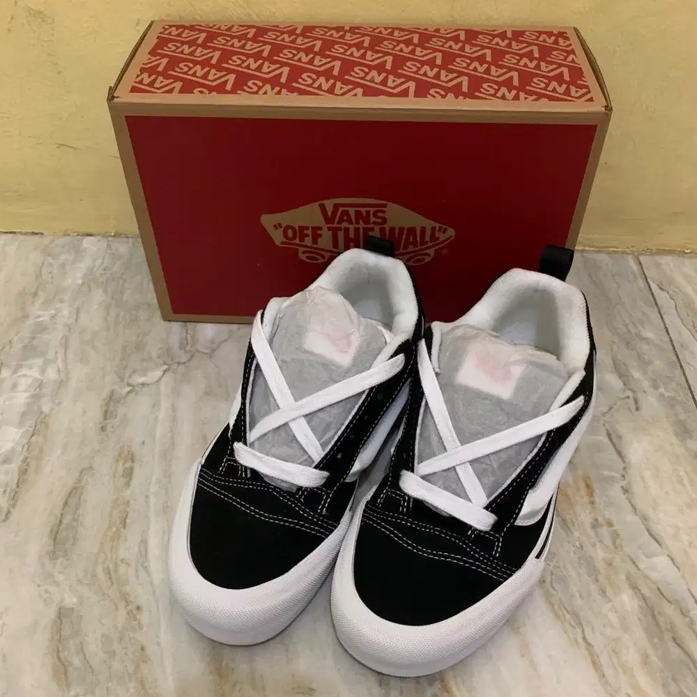 Vans Knu Skool Black White | 39