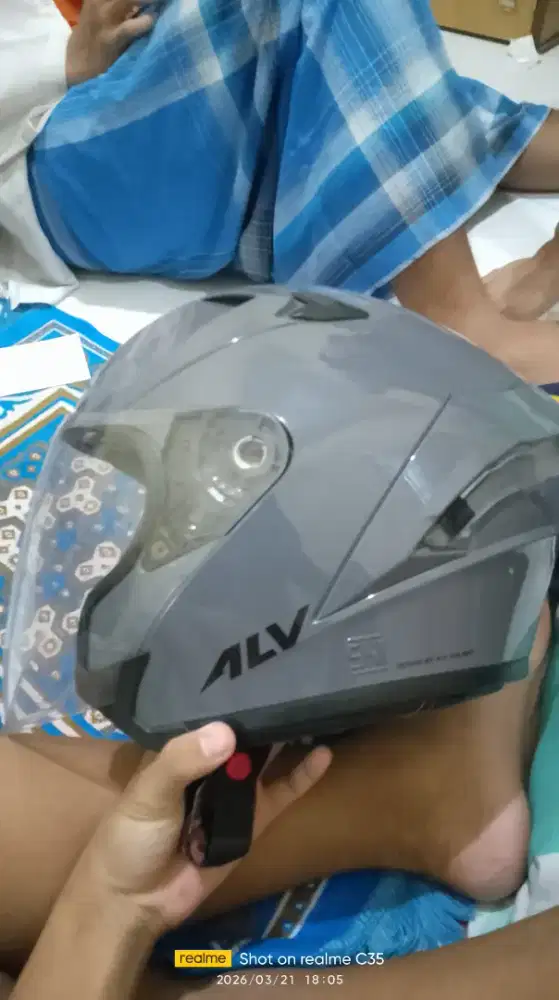 helm alv ultron bekas