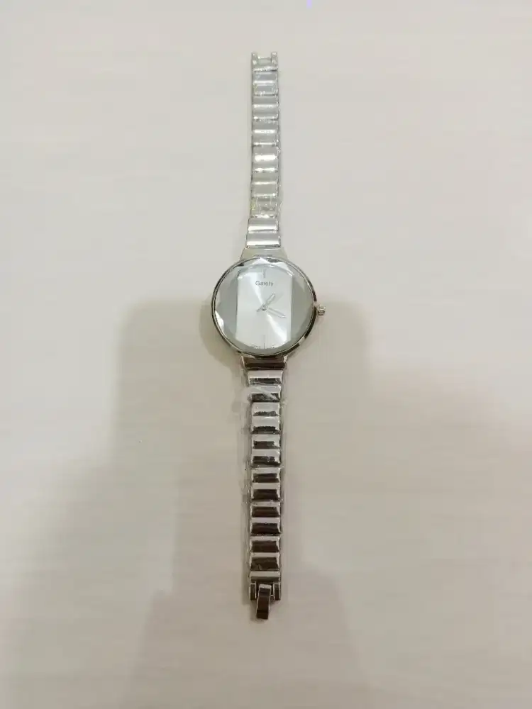 jam tangan harga 120 pas  Lokasi Bogor cilebut  dekat Stasiun Cilebut