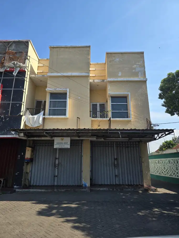 Jual di bawah NJOP 2 ruko jalan raya